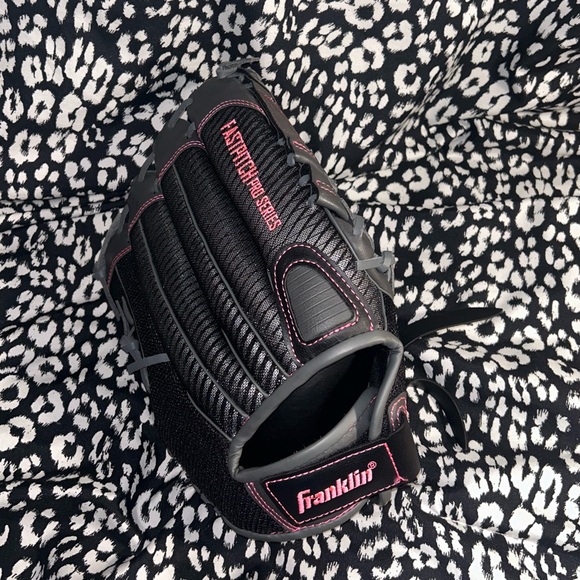 Fastpitch pro series mitt - 12” - Picture 9 of 12